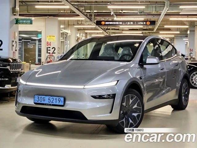 Tesla Y L AWD