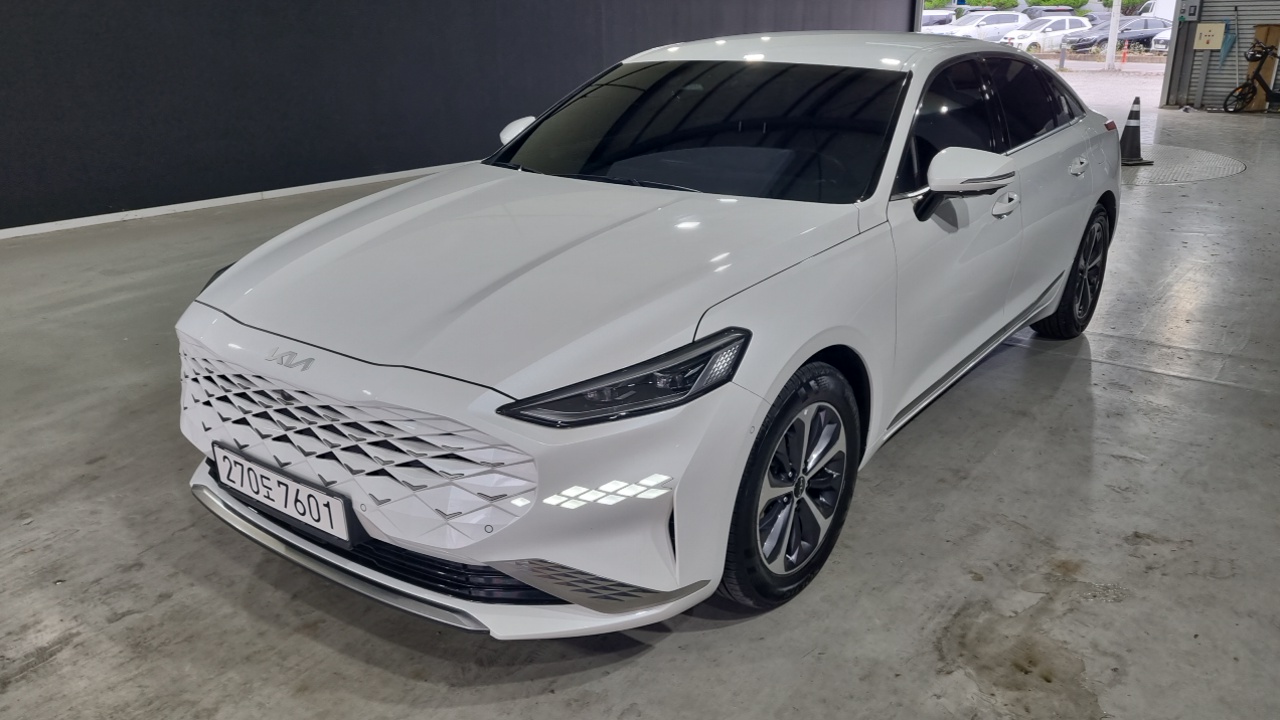 Kia K8 Hybrid Noblesse