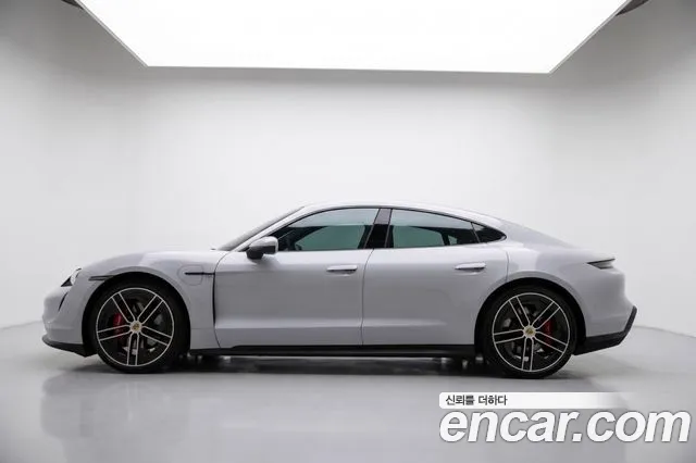 Porsche Taycan 4S