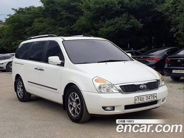 Kia Carnival R Carnival GLX Premium