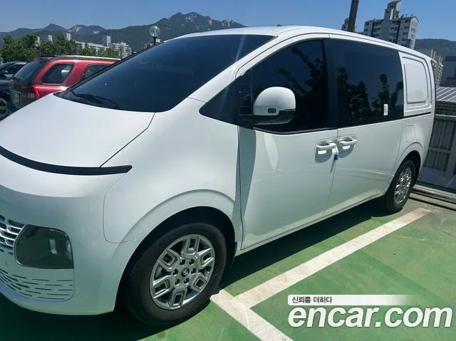 Hyundai Staria 5