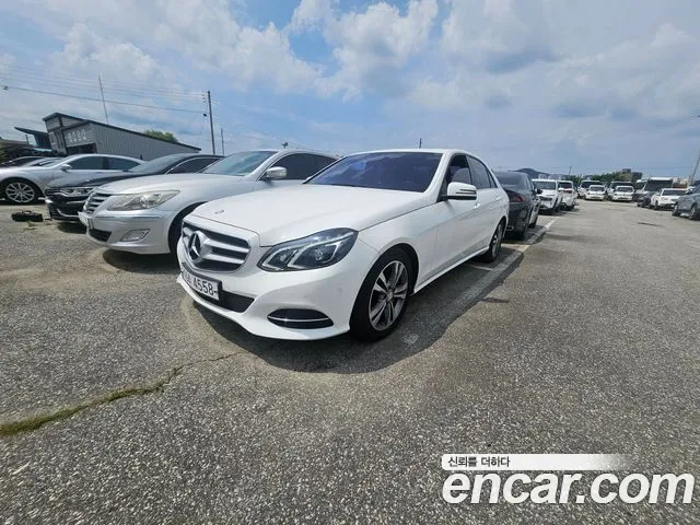 Mercedes-Benz E- W212 E200