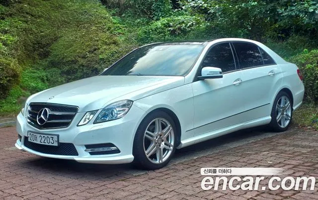 Mercedes-Benz E- W212 E300
