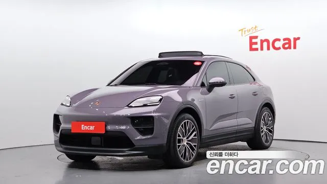 Porsche Macan EV 4