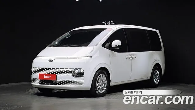 Hyundai Staria 3