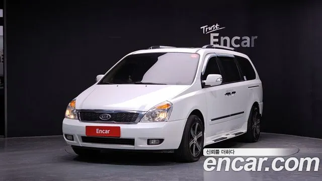 Kia Carnival R Carnival GLX Premium