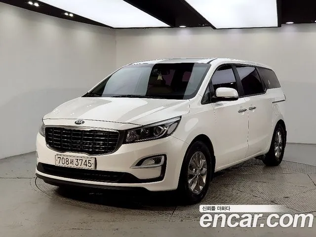 Kia The New Carnival 11