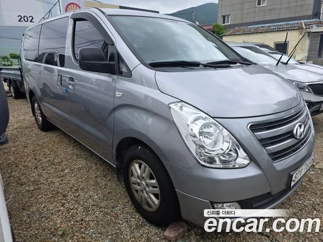 Hyundai Grand Starex 3