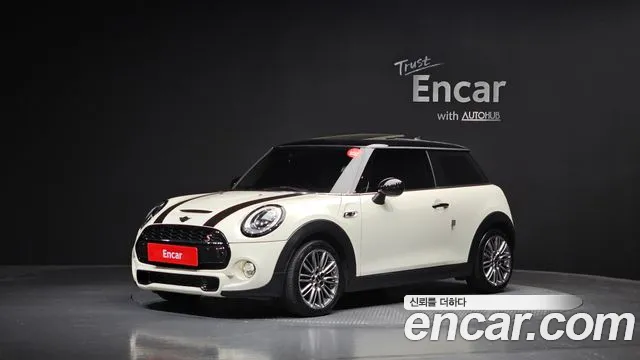 MINI Cooper S Base 3