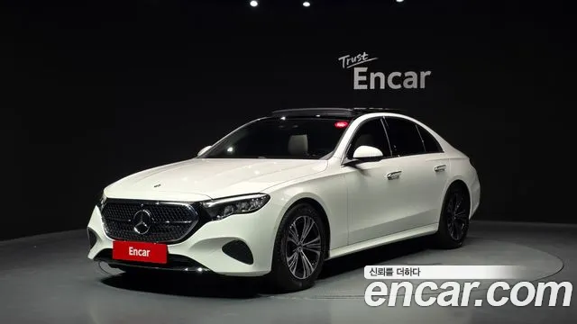 Mercedes-Benz E- W214 E200