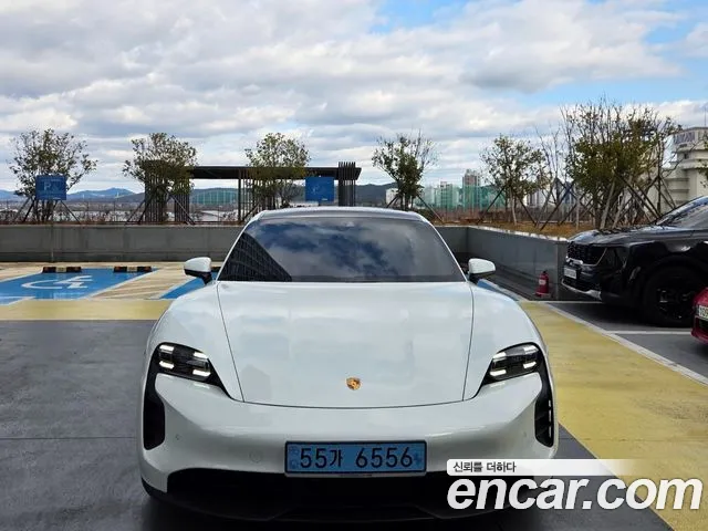 Porsche Taycan 4S