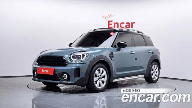MINI Cooper Countryman 2