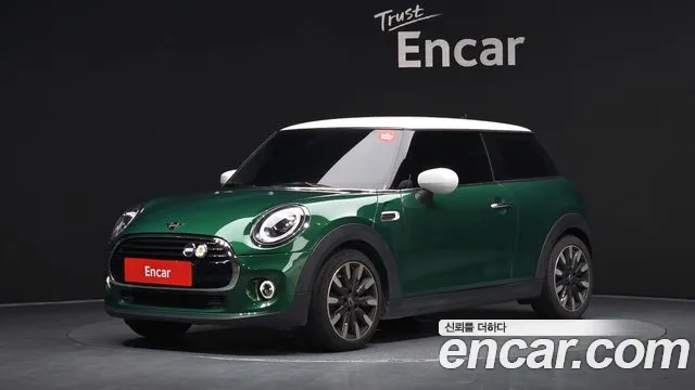 MINI Cooper Base 3