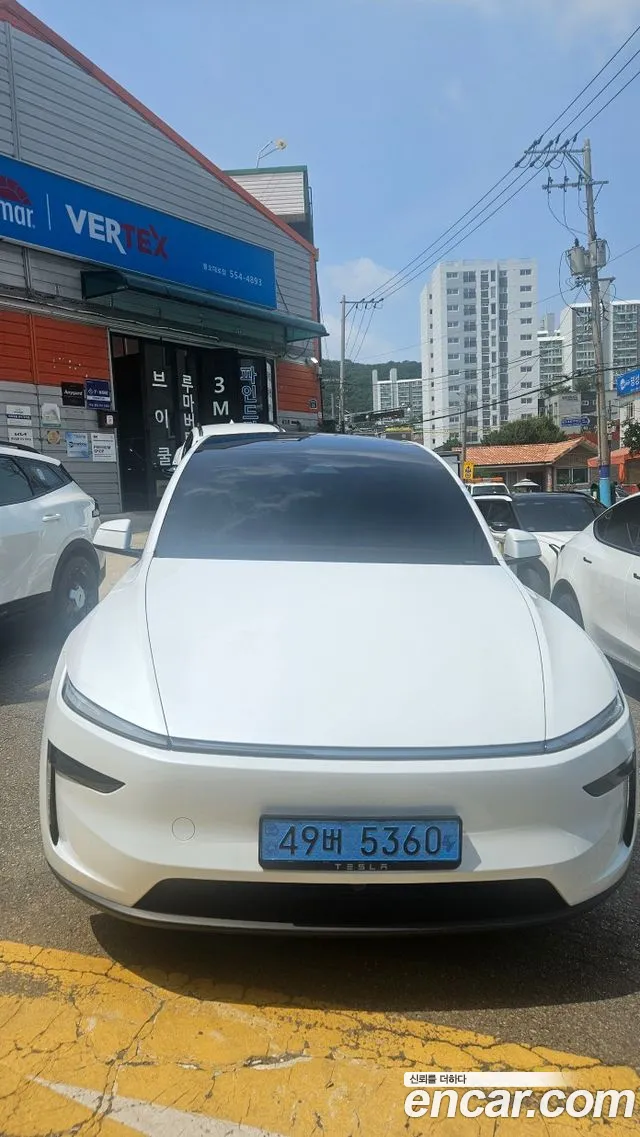 Tesla Y L AWD