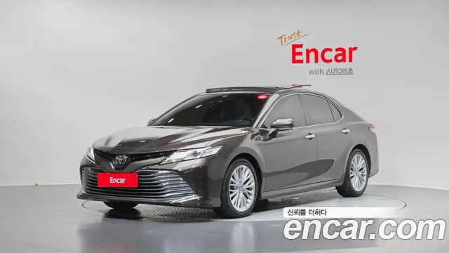 Toyota Camry (XV70) 2.5