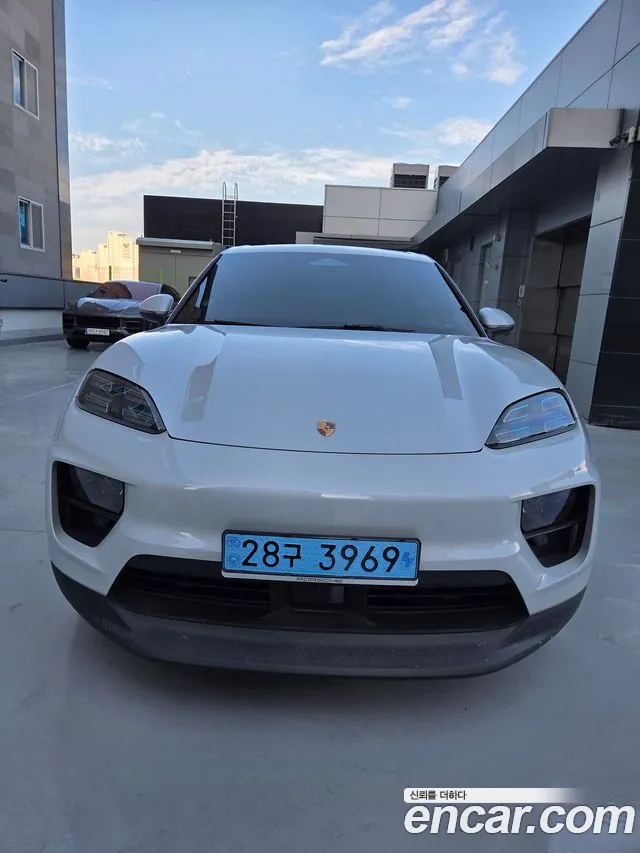 Porsche Macan EV 4S