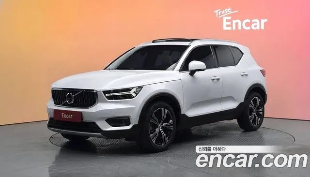 Volvo XC40 T4