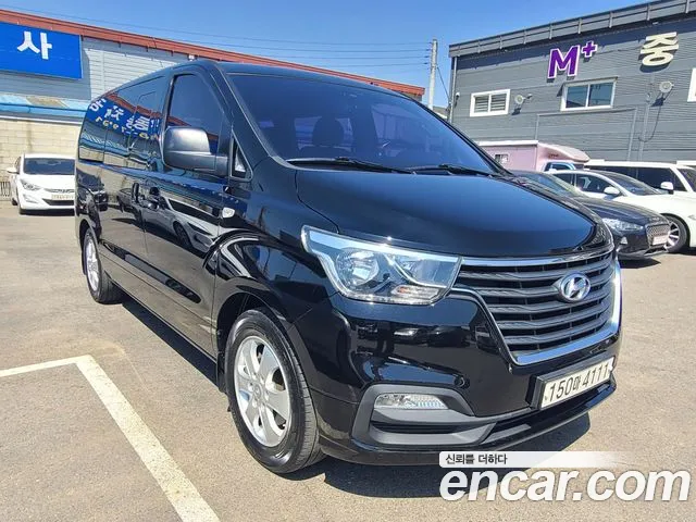 Hyundai The New Grand Starex 9 Premium