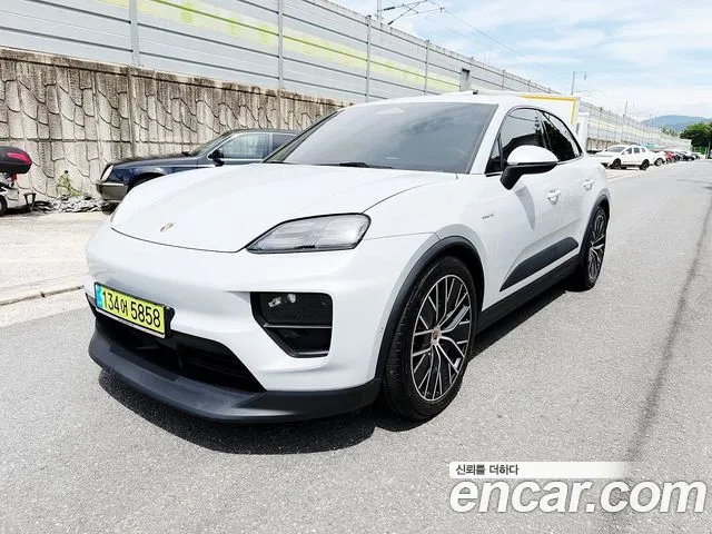 Porsche Macan EV 4S