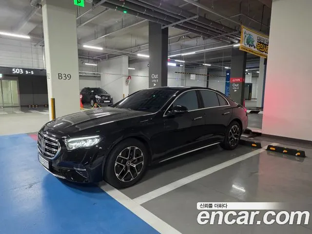 Mercedes-Benz E- W214 E200 Exclusive
