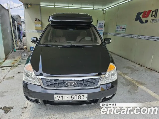 Kia Carnival R Carnival GLX Premium