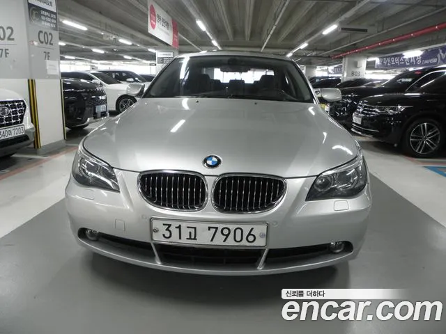 BMW 5 (E60) 523i