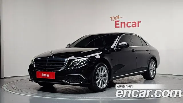 Mercedes-Benz E- W213 E300 4MATIC Exclusive