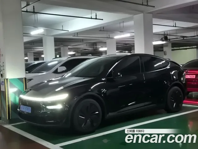 Tesla Y AWD