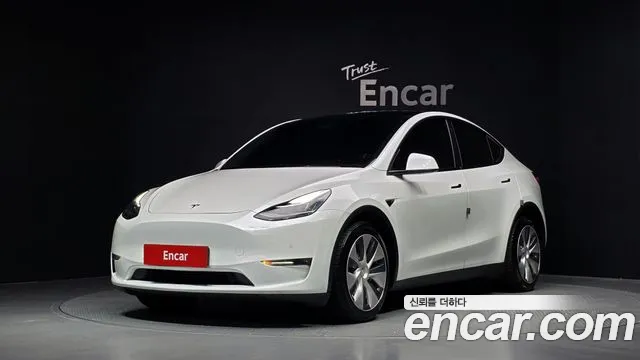 Tesla Y AWD