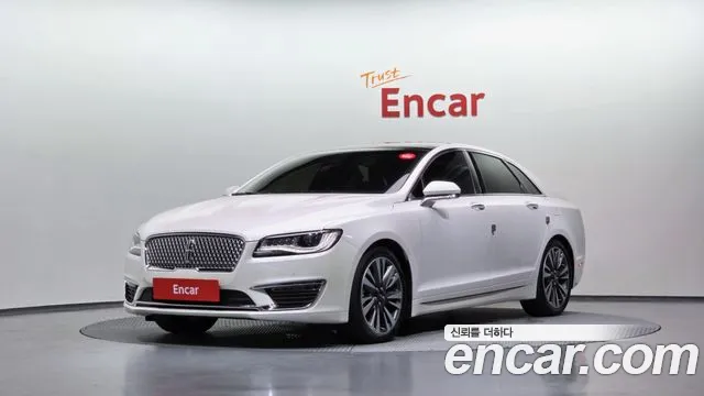 Lincoln MKZ Hybrid 2