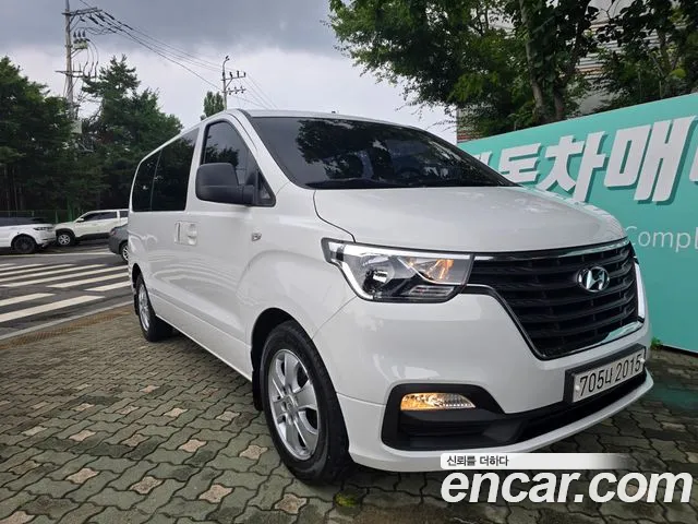Hyundai The New Grand Starex 11