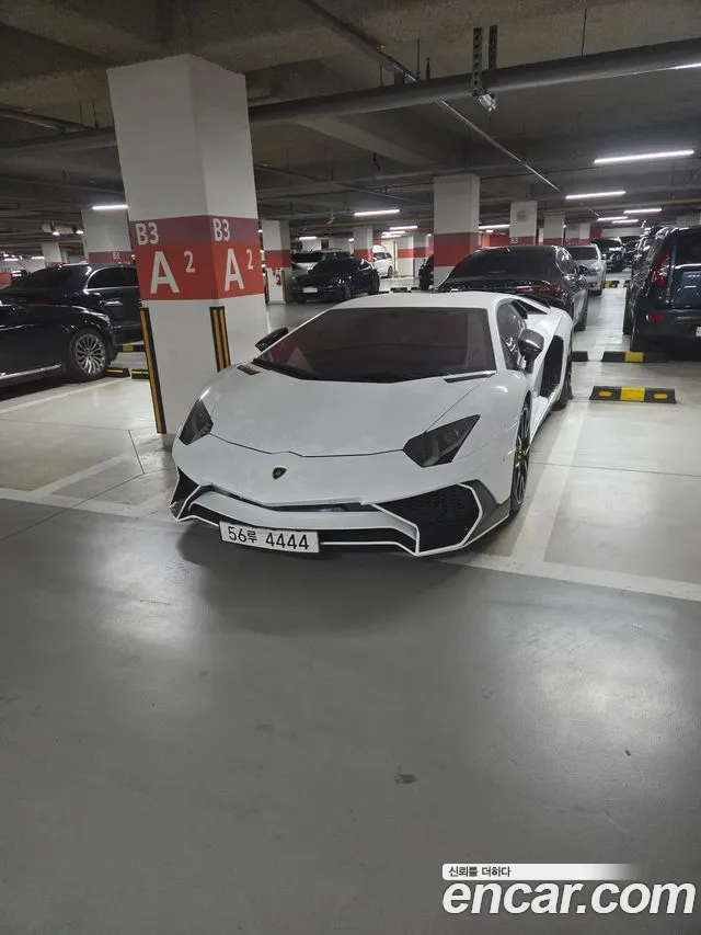 Lamborghini LP700-4