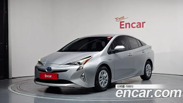 Toyota Prius 4 1.8 E