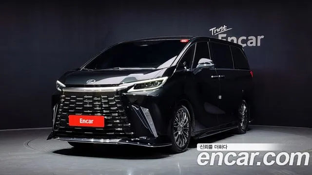 Lexus LM 2 500h