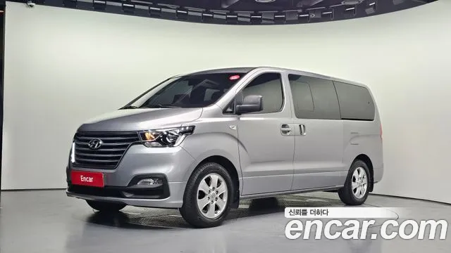 Hyundai The New Grand Starex 12