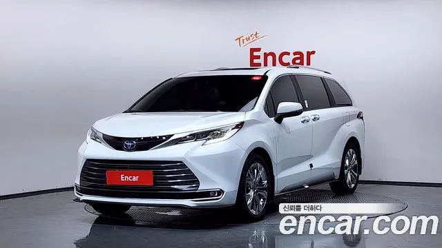 Toyota 4 2.5 Hybrid 2WD
