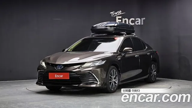 Toyota Camry (XV70) 2.5 XLE Hybrid