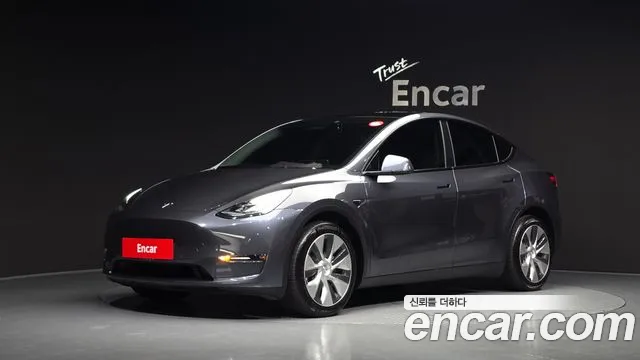Tesla Y AWD