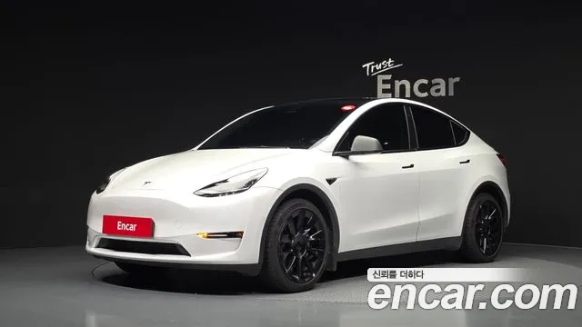 Tesla Y AWD