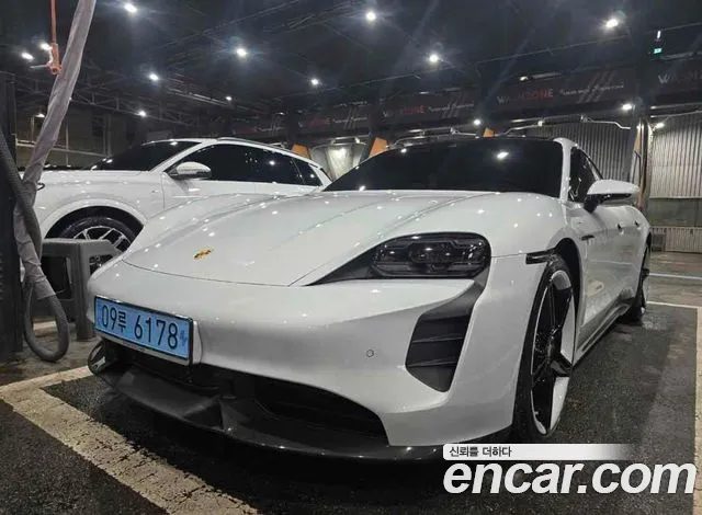 Porsche Taycan Turbo S