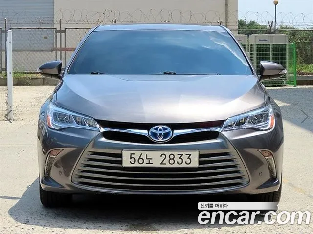 Toyota Camry Hybrid XLE