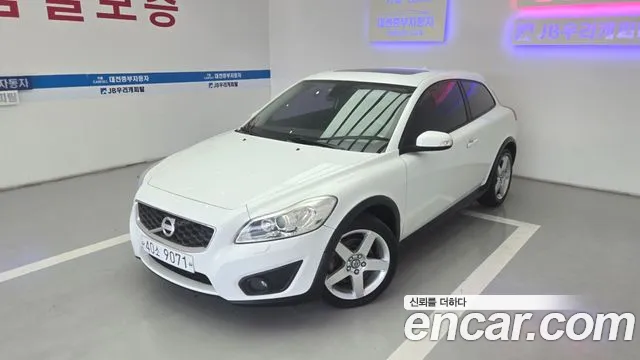 Volvo C30 D4 1