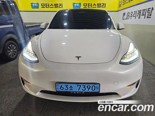 Tesla Y AWD