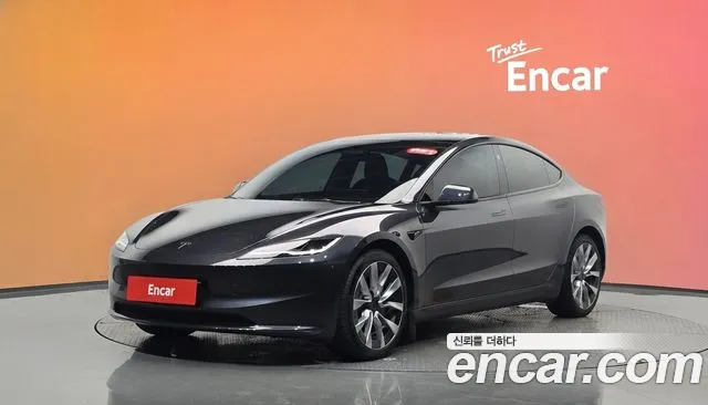 Tesla 3 AWD
