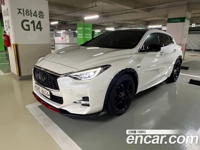 Infiniti Q30 2.0 Exclusive
