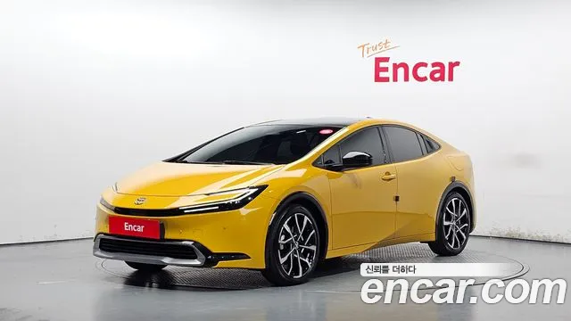 Toyota Prius 5 generation 2.0 PHEV XSE