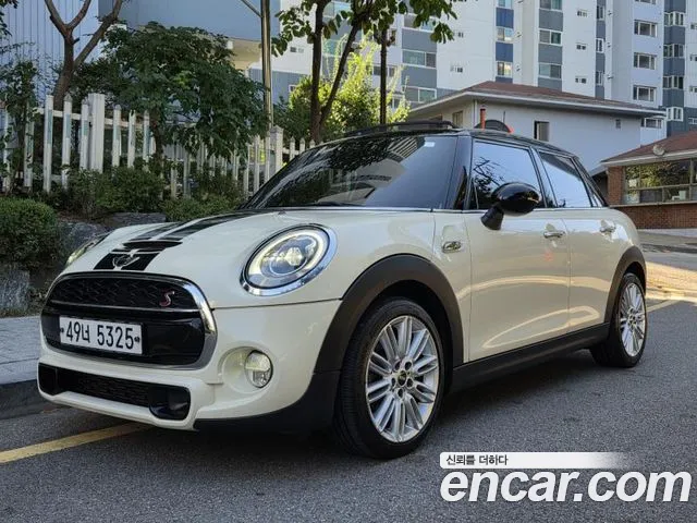 MINI Cooper SD 5 Base 3 generation