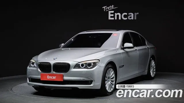 BMW 7 (F01) 740i