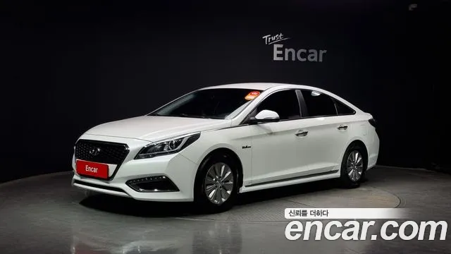 Hyundai LF Sonata Hybrid 2.0 HEV