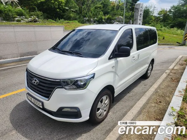 Hyundai The New Grand Starex 4WD 12